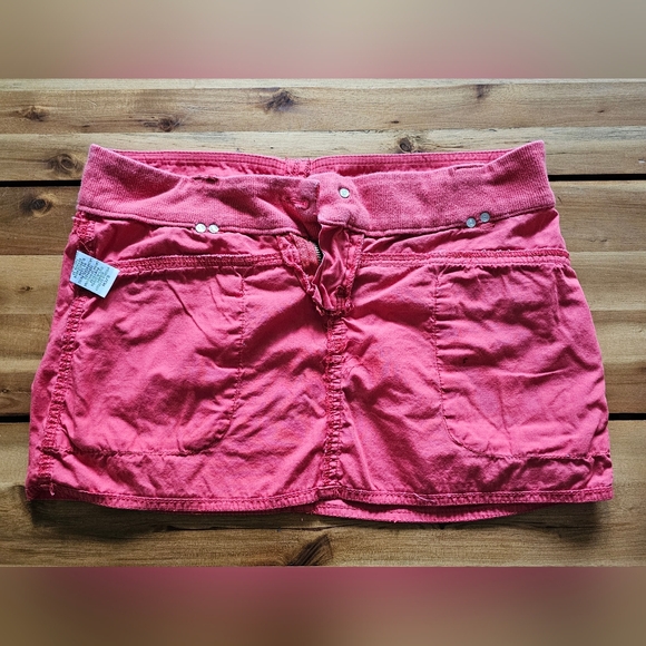 Cargo Style Mini Skirt - Size Small - Picture 6 of 9